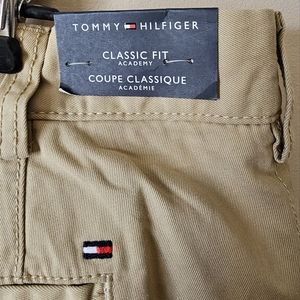 Tommy Hilfiger Classic Fit Academy Khakis